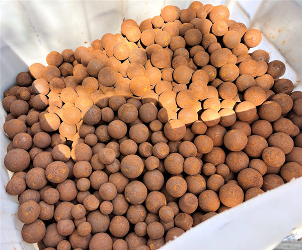 9 Units - Approx. 2-ton Totes Of Steel Grinding Balls In A Mix Of 1-1/2" - 3-1/2" Size)